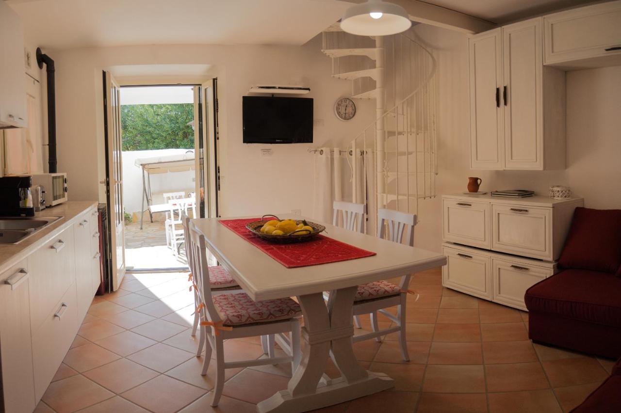 Sotza'S Little House Villa Padru Luaran gambar